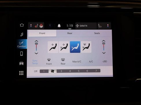 Used 2023 Chrysler Voyager LX image 16