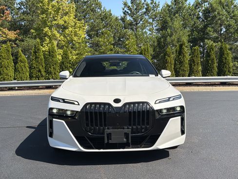 Used 2023 BMW 760i xDrive AWD/4WD image 13