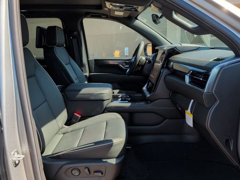 New 2026 GMC Yukon XL Elevation w/ Elevation Premium Package AWD/4WD image 42