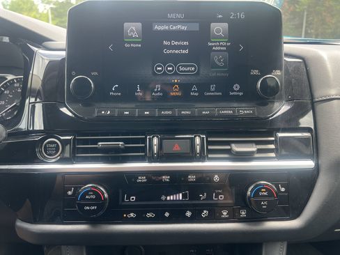 Used 2023 Nissan Pathfinder SL AWD/4WD image 4