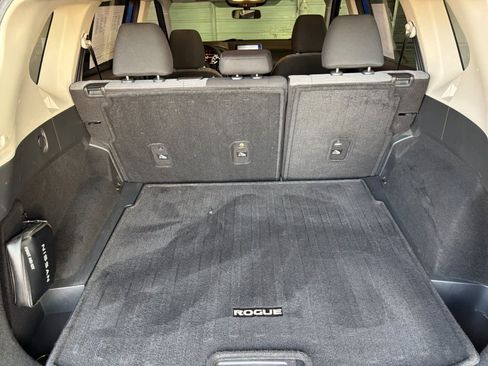 Used 2022 Nissan Rogue SV FWD image 15