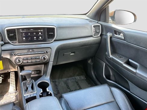Used 2020 Kia Sportage S image 24