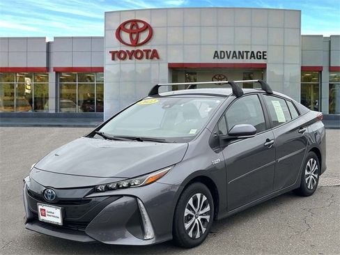 Used 2022 Toyota Prius Prime XLE image 4