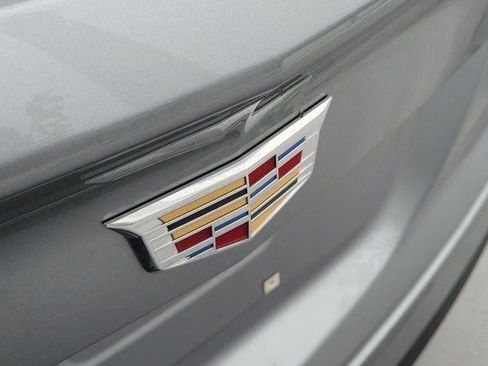 Certified 2024 Cadillac XT4 Luxury FWD image 5