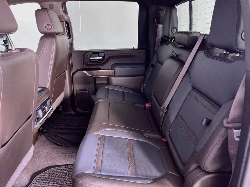 Used 2022 GMC Sierra 3500 Denali w/ Denali Ultimate Package AWD/4WD image 32