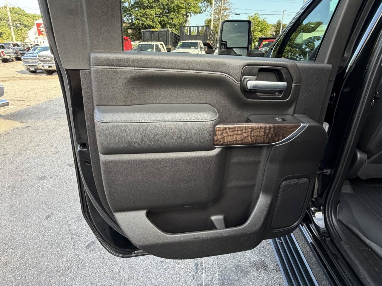 Used 2021 GMC Sierra 3500 Denali w/ Denali Ultimate Package AWD/4WD image 37