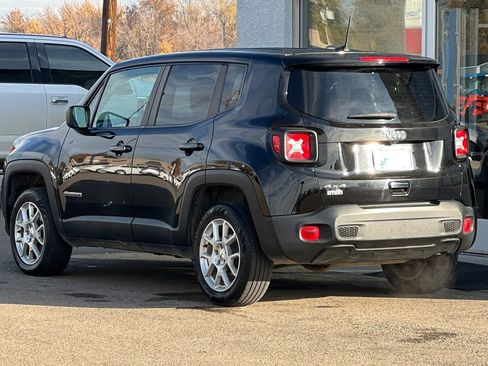 Used 2023 Jeep Renegade Latitude AWD/4WD image 7
