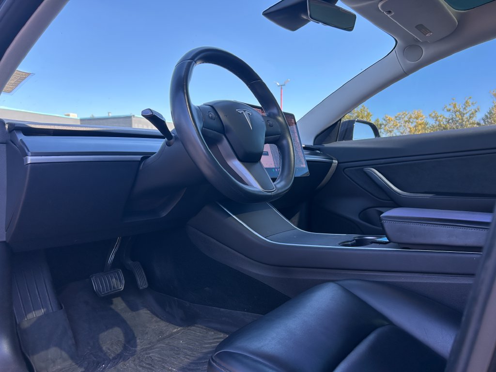 Used 2018 Tesla Model 3 AWD/4WD image 13