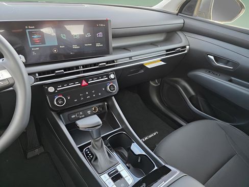 New 2026 Hyundai Tucson SEL image 17