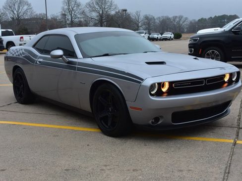 Used 2018 Dodge Challenger R/T Plus image 3
