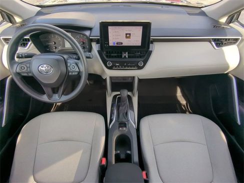 Used 2023 Toyota Corolla Cross L image 16