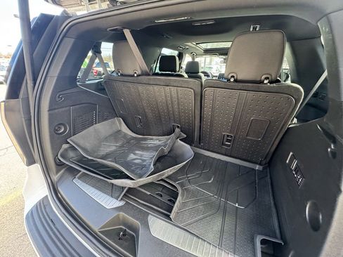 Used 2023 Chevrolet Tahoe Z71 w/ Luxury Package image 32