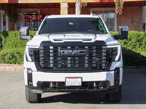 Used 2025 GMC Sierra 2500 Denali Ultimate AWD/4WD image 3