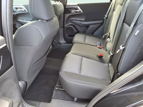 Used 2024 Mitsubishi Outlander ES image 14