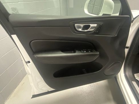 Used 2023 Volvo XC60 B5 Core w/ Climate Package image 7