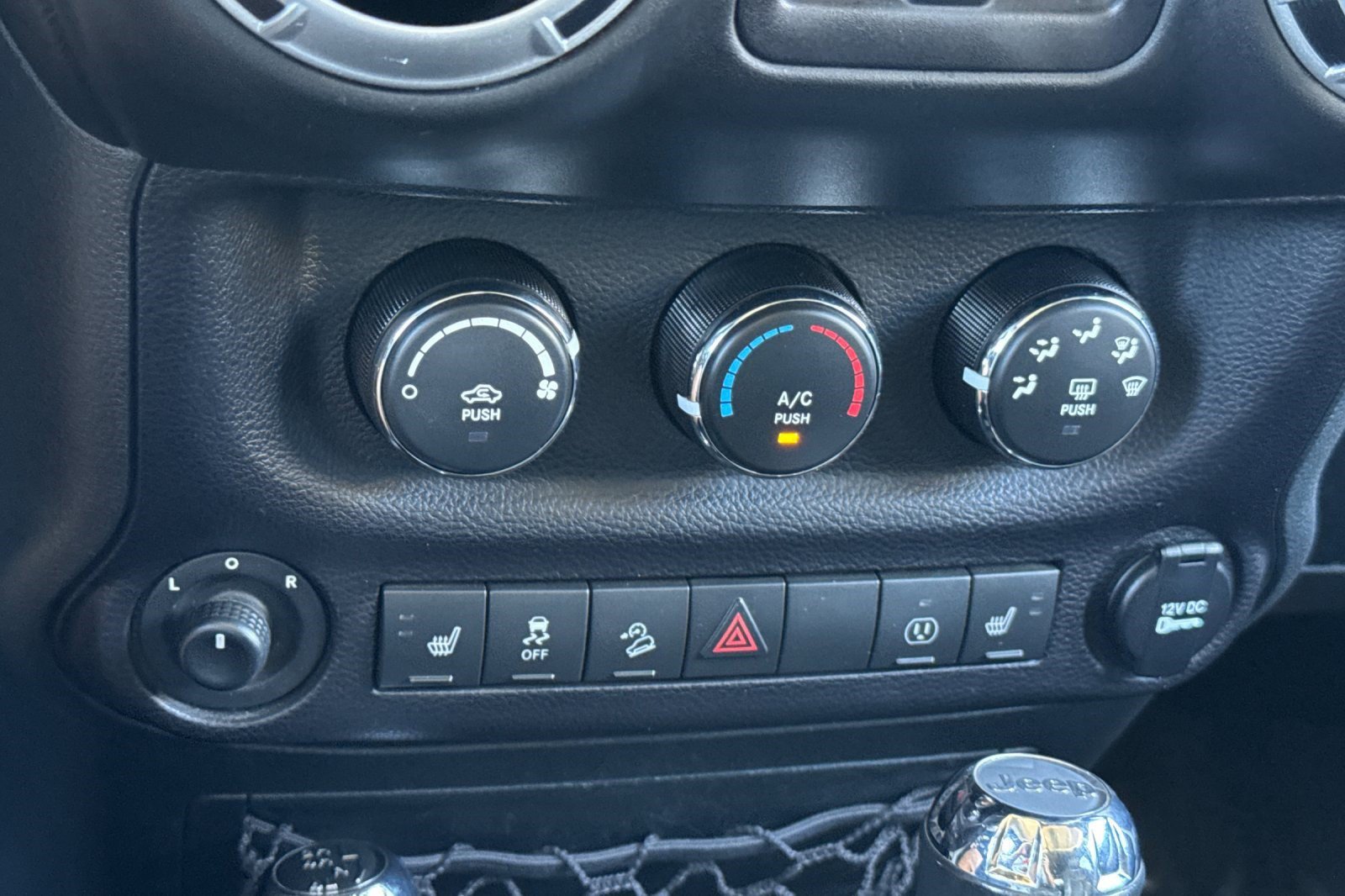 Used 2017 Jeep Wrangler Unlimited Rubicon AWD/4WD image 18