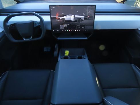 Used 2025 Tesla Cybertruck AWD Crew Cab image 6