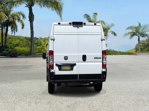 Used 2025 RAM ProMaster 2500 w/ Convenience Group FWD image 4