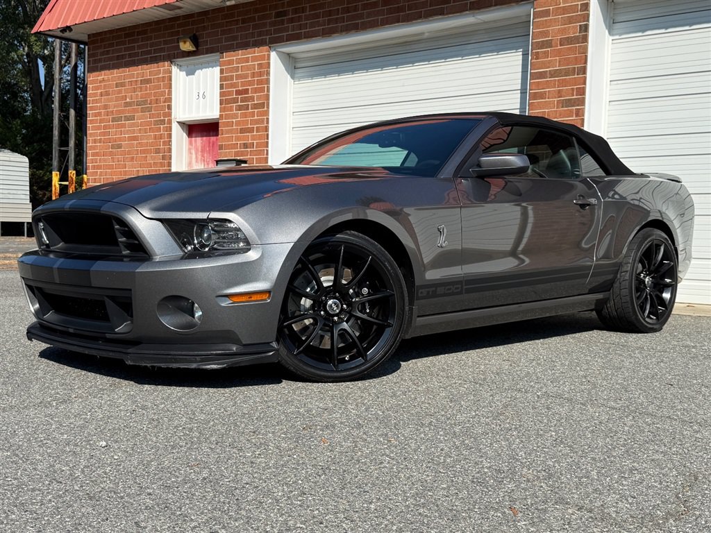 Used 2013 Ford Mustang Shelby GT500 RWD image 2
