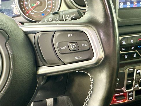 Used 2021 Jeep Wrangler Unlimited Rubicon w/ LED Lighting Group AWD/4WD image 13