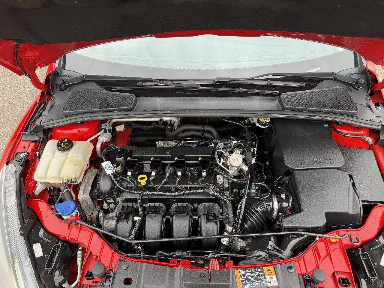 Used 2016 Ford Focus SE w/ Equipment Group 201A FWD image 21