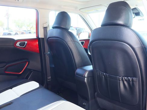 Used 2020 Kia Soul GT-Line Turbo image 28