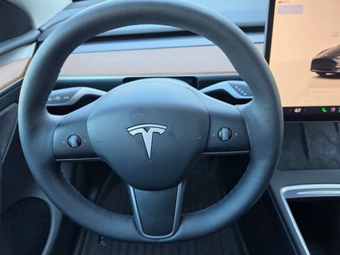 Used 2025 Tesla Model Y Long Range RWD image 29