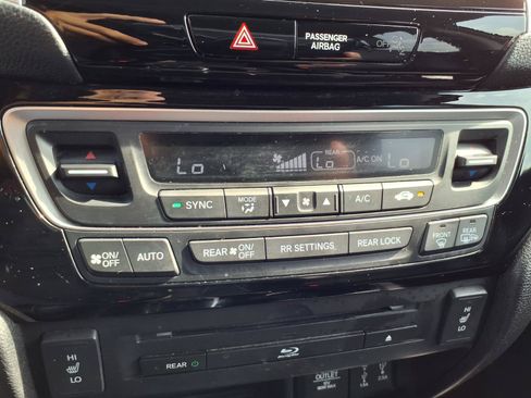 Certified 2017 Honda Pilot Touring image 8