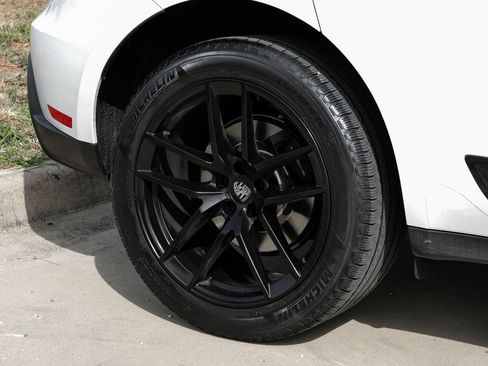 Used 2023 Porsche Macan Turbo AWD/4WD image 49