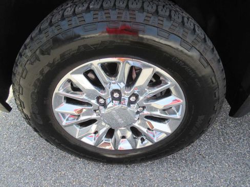 Used 2023 GMC Sierra 2500 Denali w/ Technology Package AWD/4WD image 12