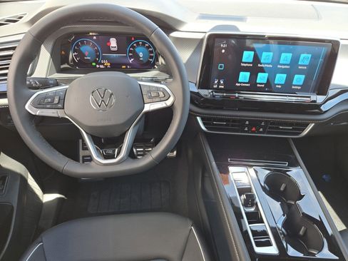 Used 2024 Volkswagen Atlas Cross Sport SEL Premium R-Line AWD/4WD image 9