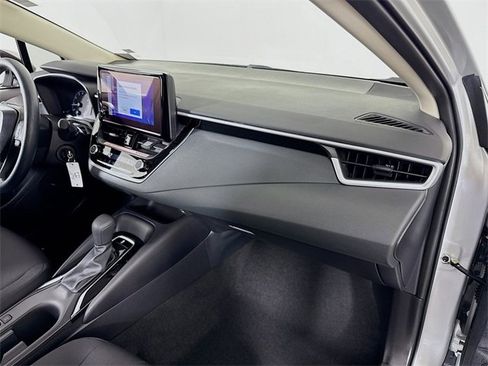 Certified 2025 Toyota Corolla LE image 25