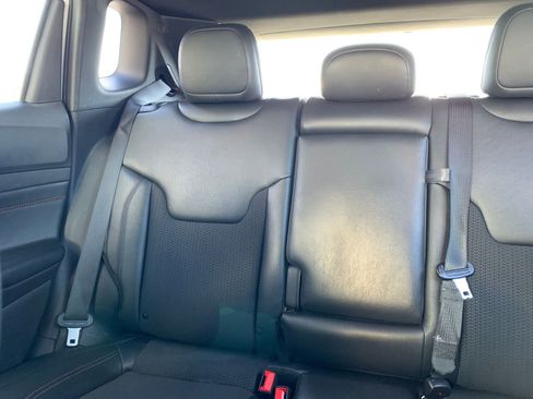 Used 2025 Jeep Compass Trailhawk image 38