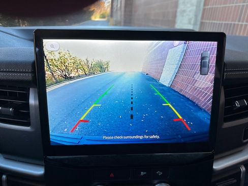 Used 2023 Ford Expedition Max XLT image 17