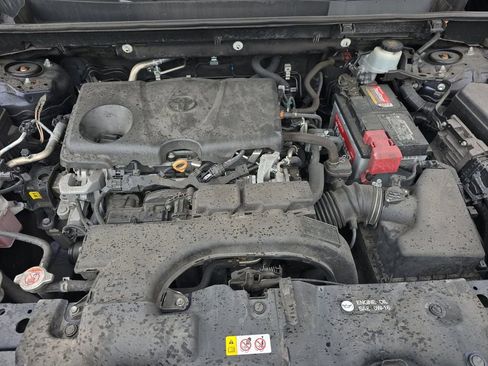 Used 2021 Toyota RAV4 XLE FWD image 16