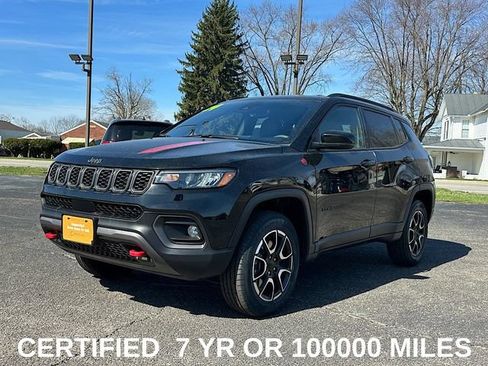 Used 2024 Jeep Compass Trailhawk AWD/4WD image 3