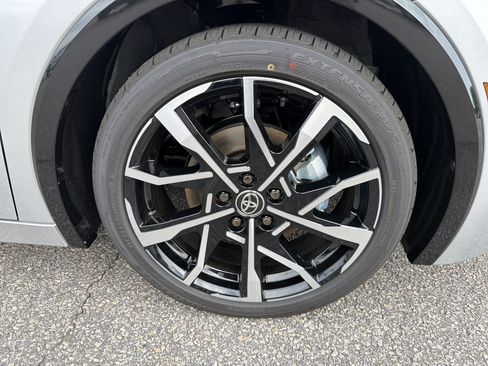 New 2026 Toyota Prius Plug-In Hybrid FWD image 12