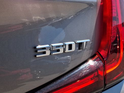 Used 2022 Cadillac XT4 Luxury w/ Cold Weather Package AWD/4WD image 32