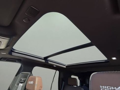 Used 2024 Chevrolet Tahoe High Country image 19