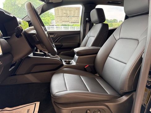 New 2025 GMC Canyon Elevation w/ Convenience Package image 4