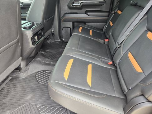 Used 2022 GMC Sierra 1500 AT4 w/ Technology Package AWD/4WD image 29