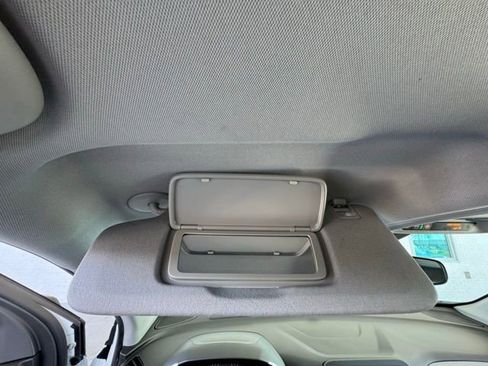 Used 2022 Chevrolet Equinox LS image 35