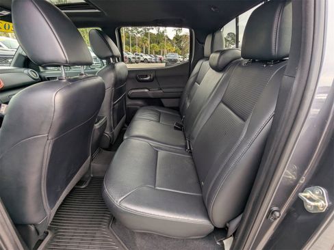 Used 2020 Toyota Tacoma TRD Off-Road image 14