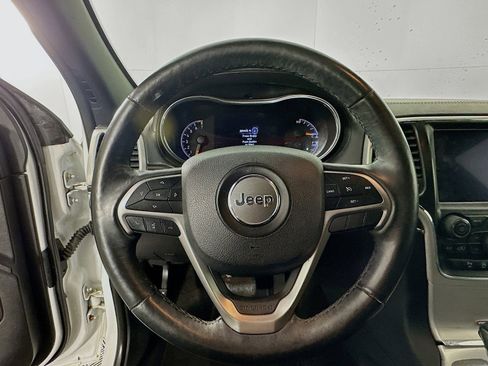Used 2018 Jeep Grand Cherokee Limited AWD/4WD image 11