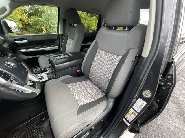 Used 2020 Toyota Tundra SR5 w/ TRD Off-Road Package AWD/4WD image 22