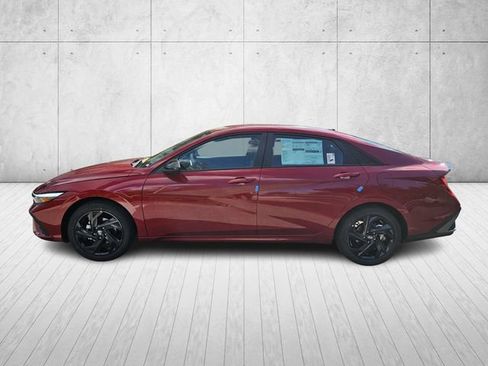 Used 2026 Hyundai Elantra Sport FWD image 2