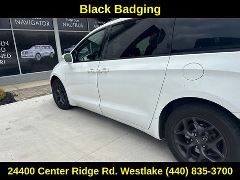 Used 2019 Chrysler Pacifica Limited w/ S Appearance Package FWD image 14