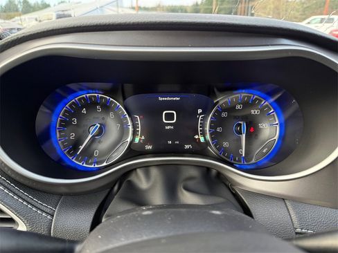 New 2026 Chrysler Pacifica Select image 14