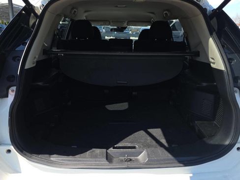 Used 2019 Nissan Rogue SV w/ Premium Package AWD/4WD image 11