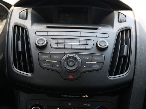 Used 2016 Ford Focus SE FWD image 30
